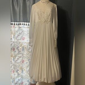 Vintage BoHo 1970’s empire waist White Lace Pleated wedding  Dress